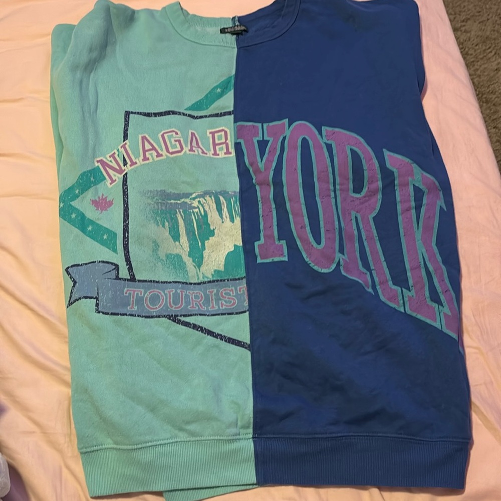 Multicolor Cropped Niagara Falls/New York crewneck